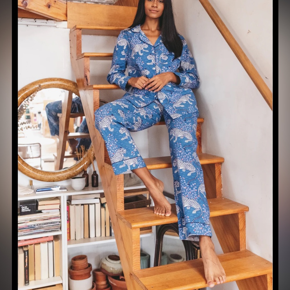 Printfresh size L, long sleeve and pant matching pajama set, with tags